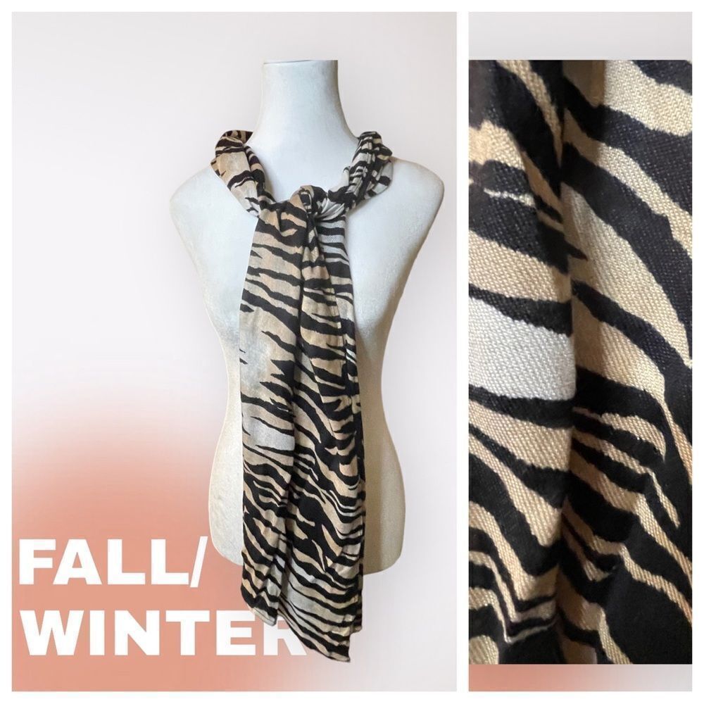 ‎CHICO’S ANIMAL PRINT SCARF